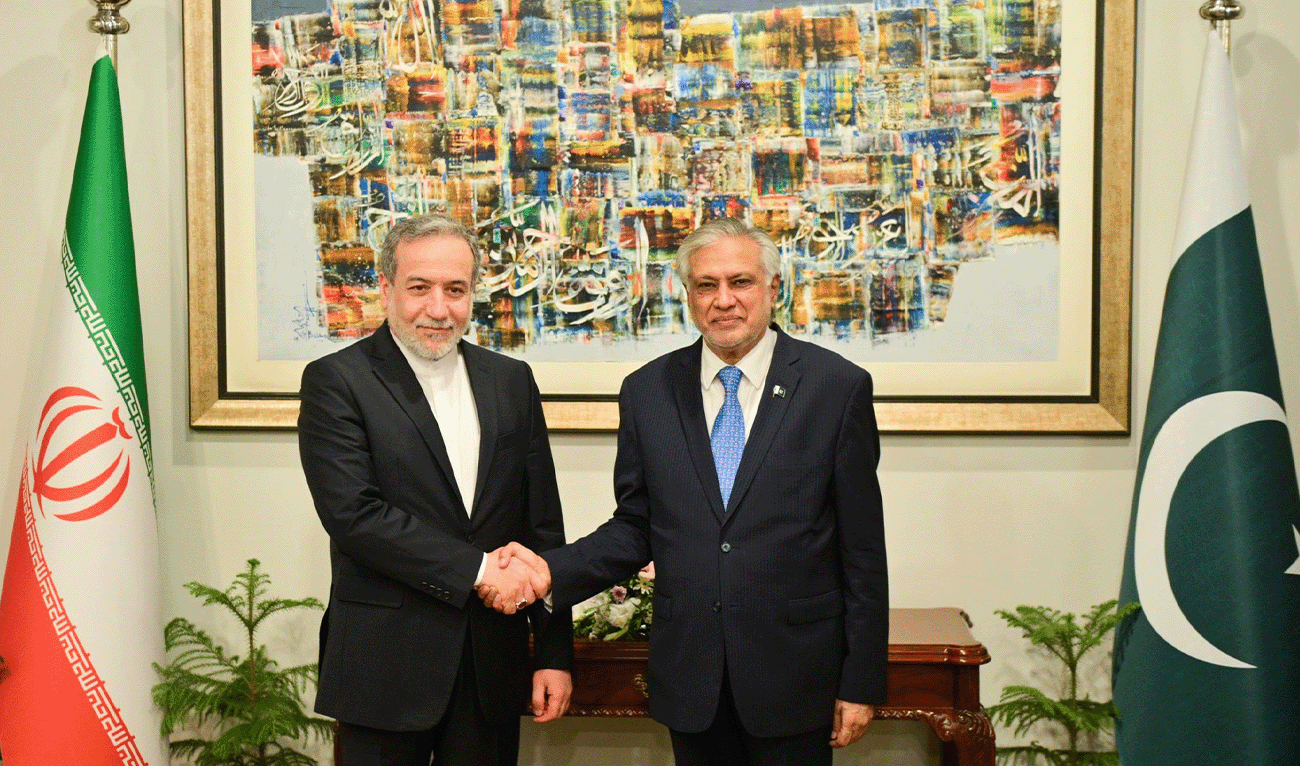 Pakistan’s Foreign Minister, Ishaq Dar (right), shakes hands with Iranian counterpart, Seyed Abbas Araghchi in Islamabad, Pakistan, on May 5, 2025. (@ForeignOfficePk/X/File)