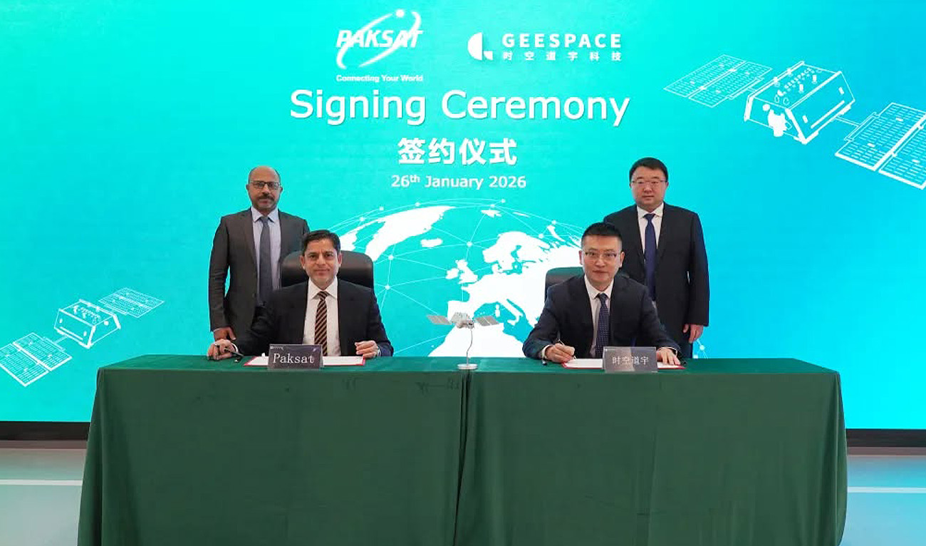 In a picture shared by Paksat International on January 26, 2026, repersentative of Paksat International (left) are seen signing a cooperation agreement with representatives of SpaceTime Aerospace. (Paksat International/Facebook)