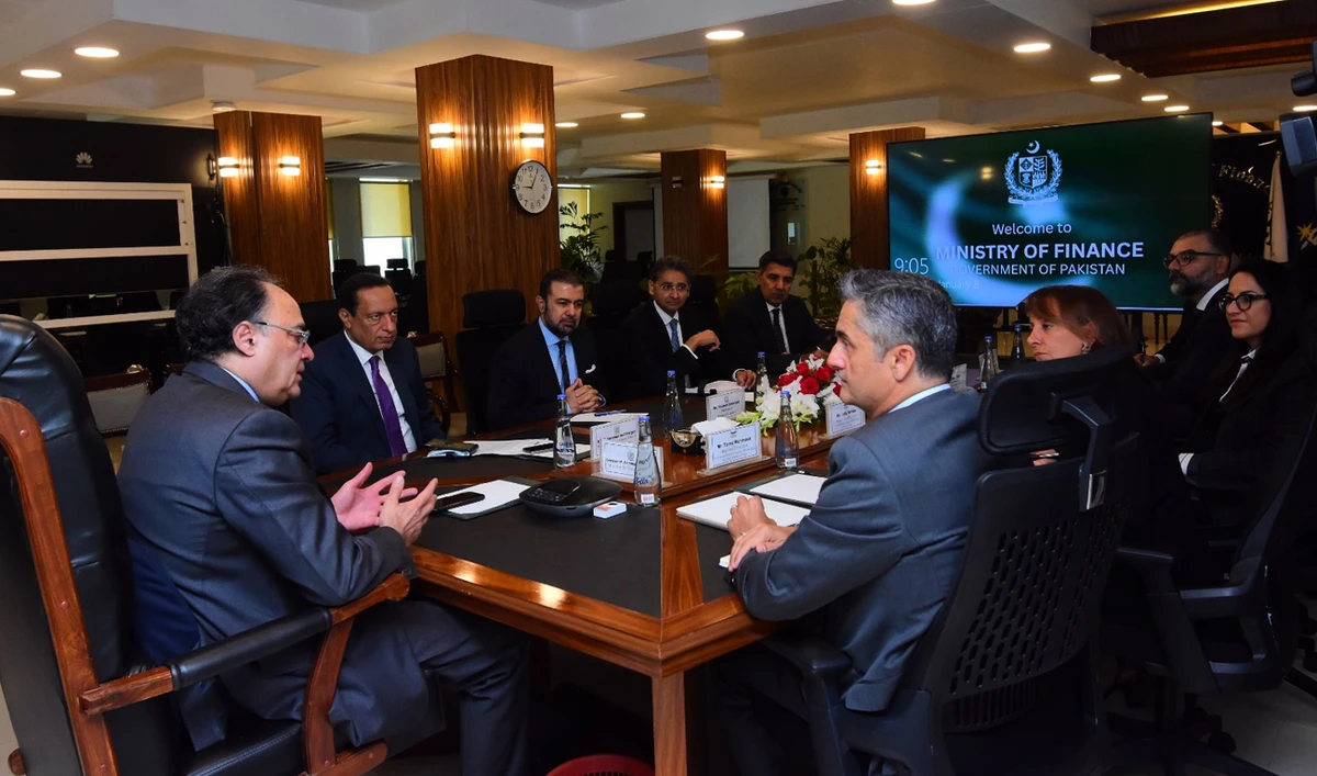 Federal Minister for Finance and Revenue, Muhammad Aurangzeb (left), speaks during a meeting with the Visa delegation at the Finance Division in Islamabad, Pakistan, on January 8, 2026. (Finance Ministry)