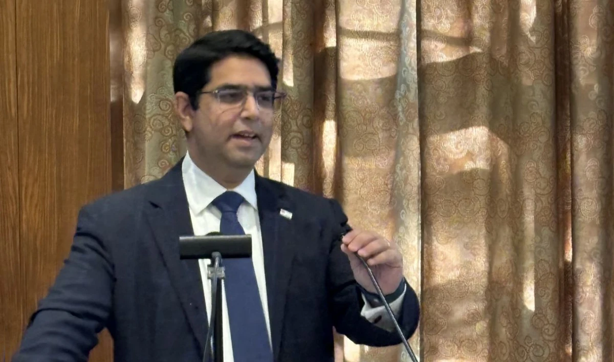 The photograph shared on November 12, 2025, shows Pakistani-born surgeon-scientist and academic leader Adil Haider speaking during a presentation at Weill Medical College of Cornell University in New York, United States. (X/@AdilHaiderMD/File)
