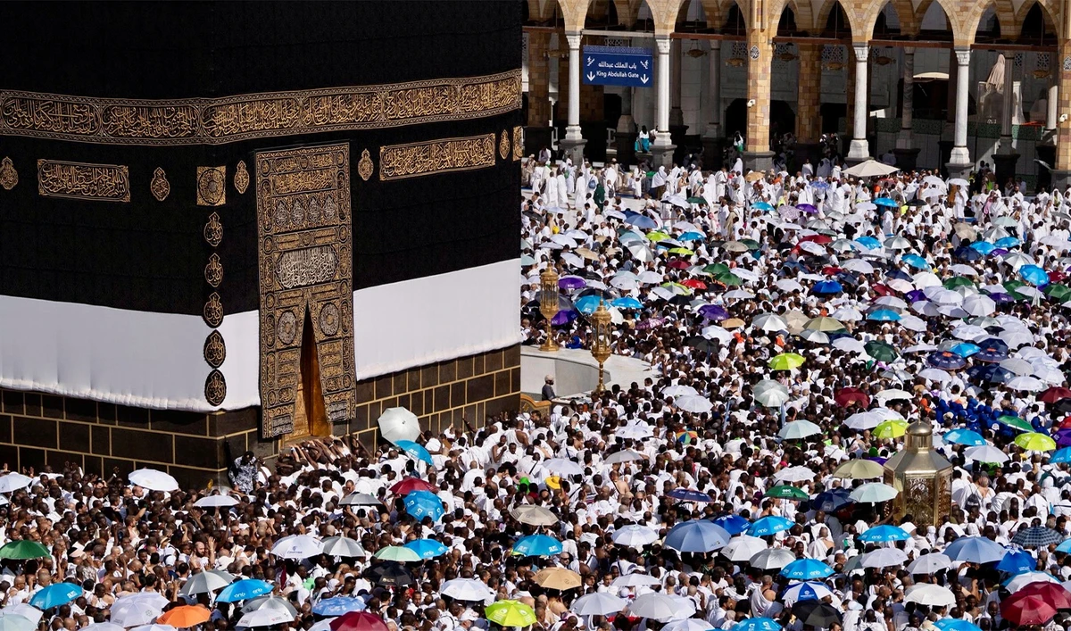 Muslim pilgrims perform Tawaf in the grand mosque, during the annual hajj pilgrimage in the holy city of Makkah, Saudi Arabia, on June 6, 2025. (REUTERS/File)