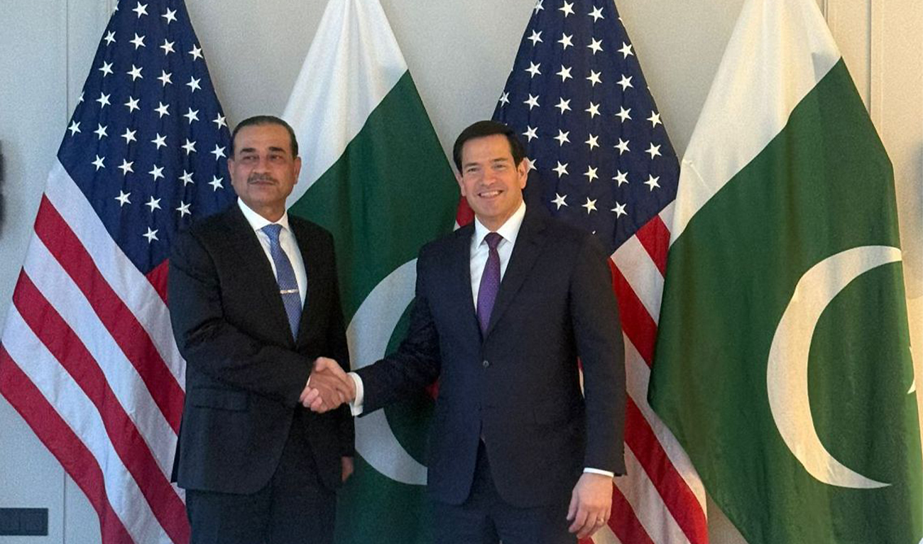 Pakistan's Army Chief Field Marshal Asim Munir (left) meets US Secretary of State Marco Rubio in Munich on February 14, 2026. (PTV News)