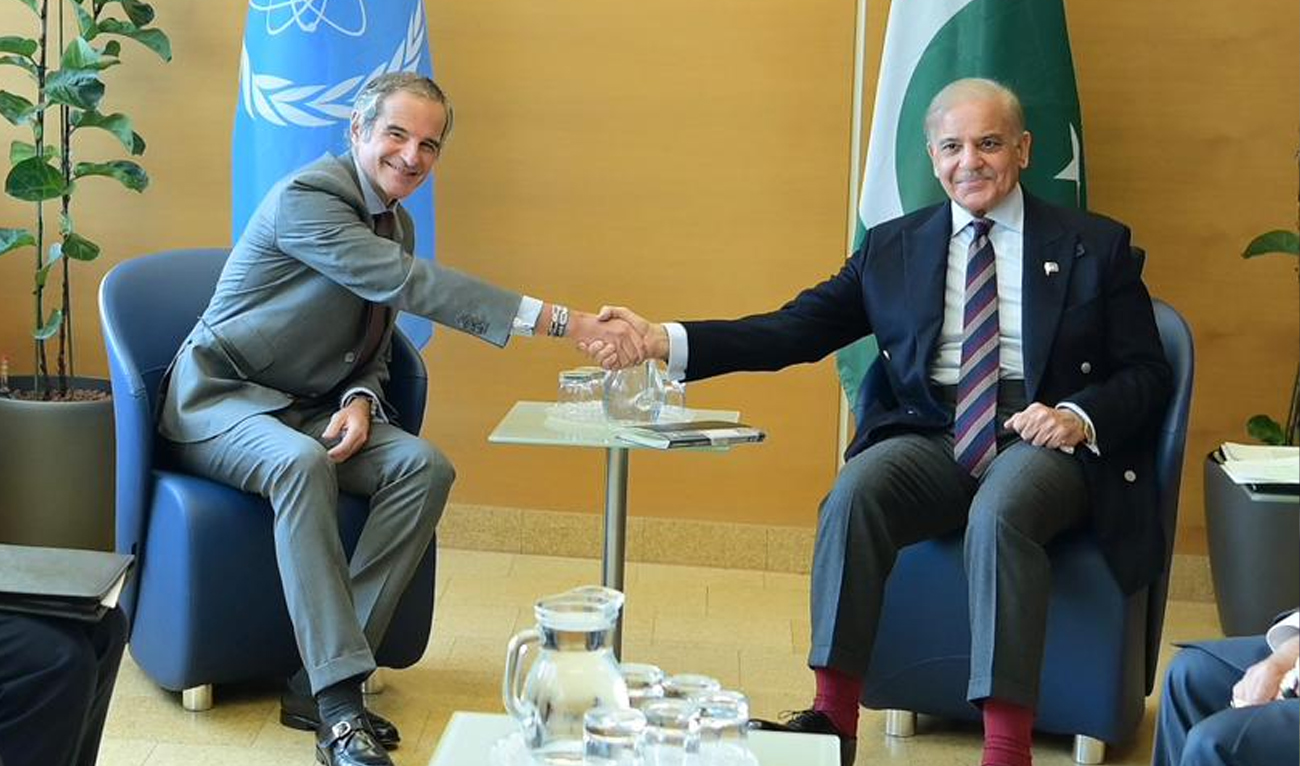 Prime Minister Shehbaz Sharif (right) met the Director General of the International Atomic Energy Agency (IAEA), Mr. Rafael Mariano Grossi (left) at the Vienna International Centre, Austria on February 17, 2026. (GovernmentofPak/X)