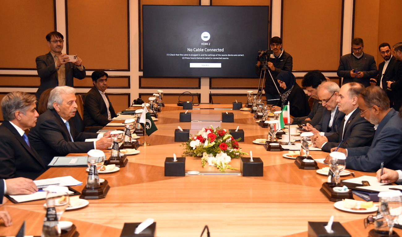 Pakistan’s Federal Minister for National Food Security and Research, Rana Tanveer Hussain (second left), meets the Iranian delegation headed by the Minister of Agriculture, Gholamreza Nouri Ghezeljeh (second right), in Islamabad, Pakistan, on February 17, 2026. (Food Ministry)