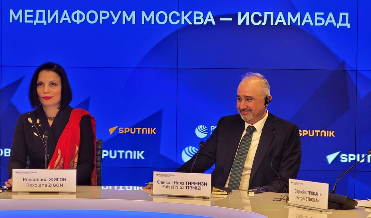 Ambassador of Pakistan to Russia, Faisal Niaz Tirmizi (right), participates in the Moscow— Islamabad Media Forum in Moscow, Russia, on February 27, 2026. (Pakistan Embassy in Russia)
