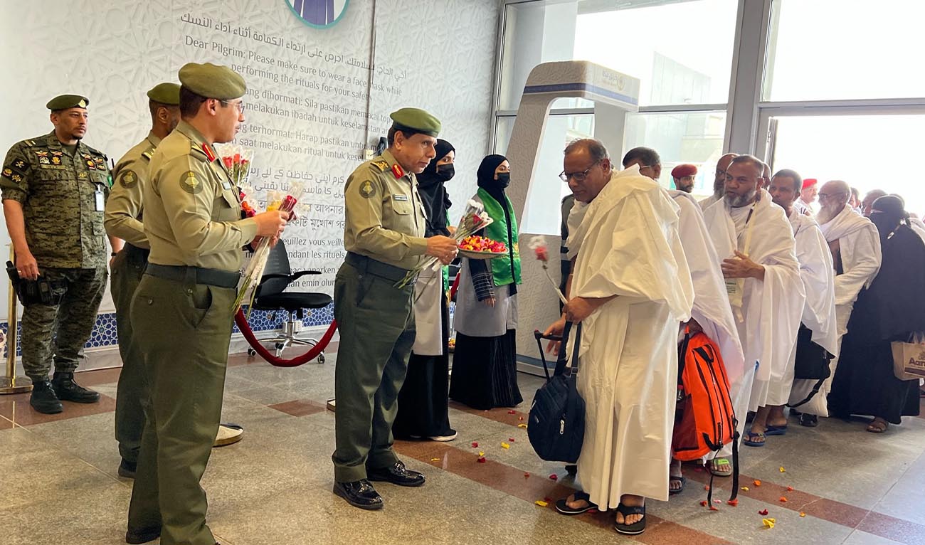Muslim pilgrims from Bangladesh and Pakistan arrive at King Abdul Aziz International Airport in Jeddah, ahead of the Hajj pilgrimage in Mecca, on June 20, 2023. (AFP/ file)
