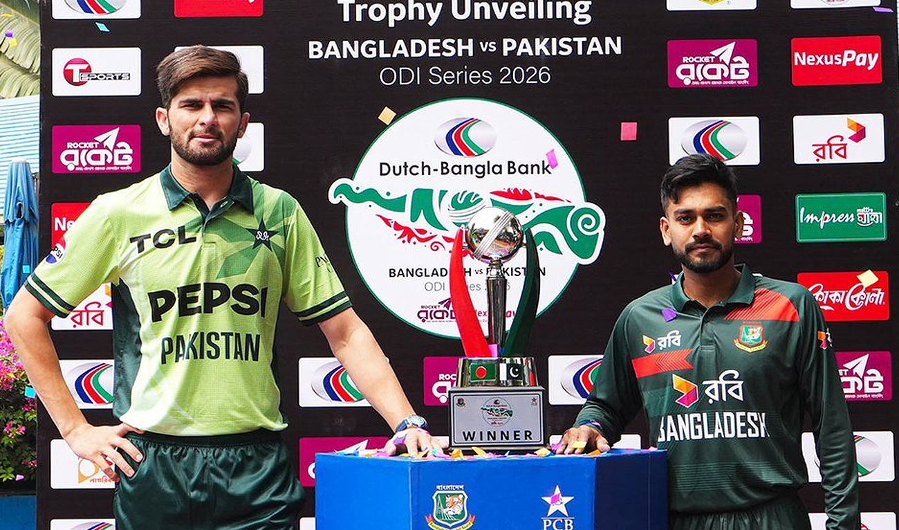 Pakistan captain Shaheen Shah Afridi (L) and his Bangladesh counterpart Mehdi Hasan Miraz pose with the ODI series trophy in Dhaka, Bangladesh, on March 10, 2026 (Courtesy PCB/X)