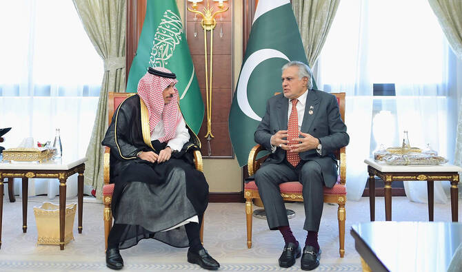 Pakistan's Deputy Prime Minister and Foreign Minister, Muhammad Ishaq Dar (right) meets with the Foreign Minister of Saudi Arabia, Prince Faisal bin Farhan, in Riyadh on October 28, 2025. (PID/File)