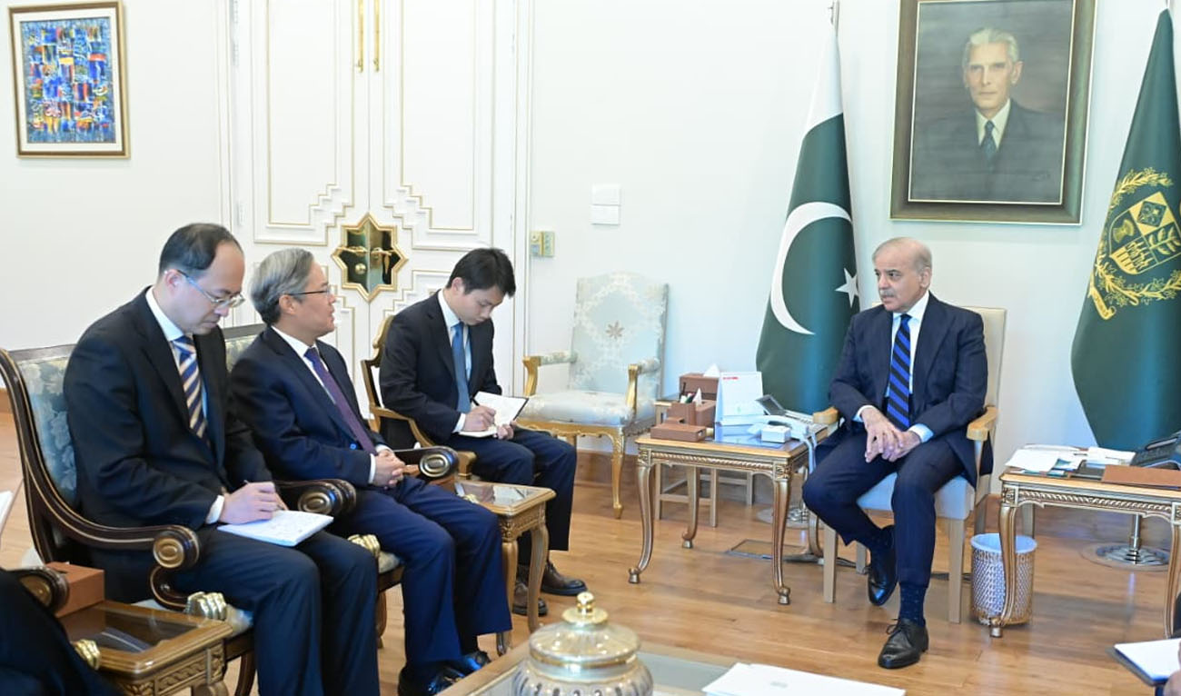 Chinese Ambassador to Pakistan H.E Jiang Zaidong calls on Prime Minister Muhammad Shehbaz Sharif (right) in Islamabad, Pakistan, on March 26, 2026. (@GovtofPakistan/X)