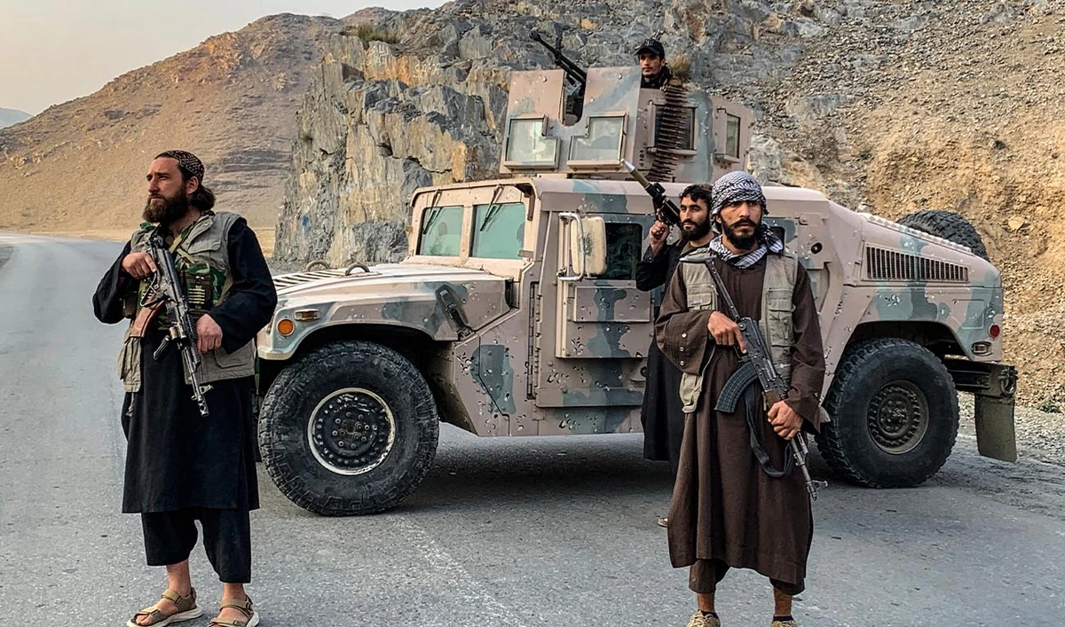 Taliban security personnel stand guard near the Torkham border crossing between Afghanistan and Pakistan in the Nangarhar province on February 27, 2026. (AFP/ file)