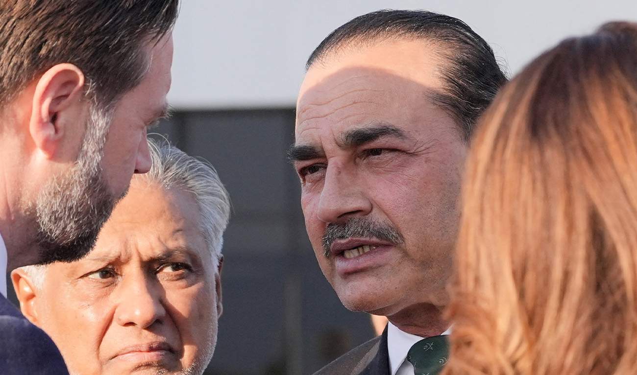Pakistan's Army Chief, Field Marshal Asim Munir talks with US Vice President JD Vance, as Vance prepares to board Air Force Two, after peace talks with Iran in Islamabad, Pakistan, Sunday, April 12, 2026. (AFP)
