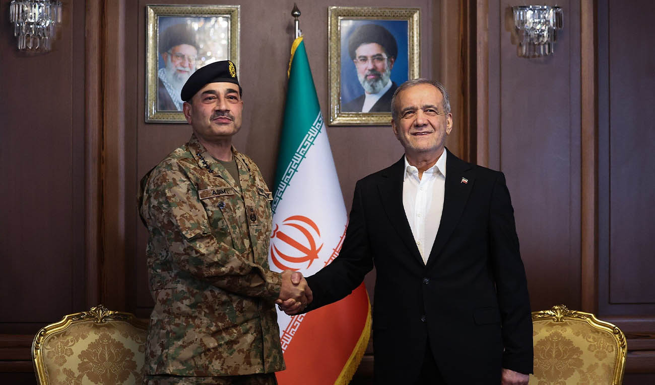 Pakistan’s Chief of Defense Forces Field Marshal Asim Munir meeting with Iranian President Masoud Pezeshkian in Tehran on April 17, 2026. (PMO)