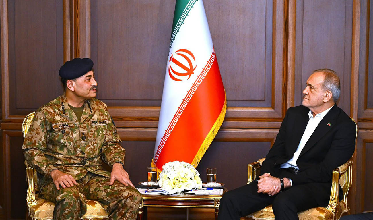 Pakistan’s Chief of Defense Forces Field Marshal Asim Munir meeting with Iran President Dr. Masoud Pezeshkian in Tehran on April 16, 2026. (ISPR)