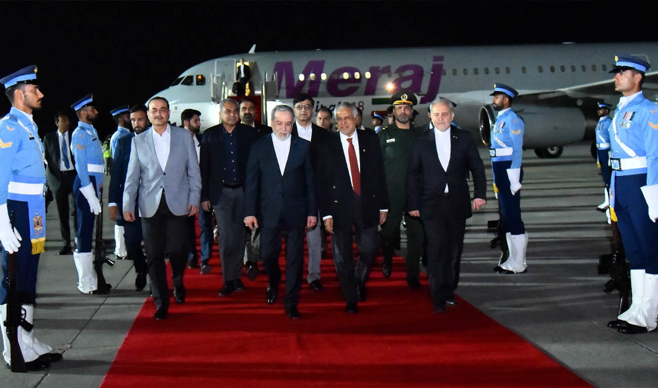 Iranian FM arrives in Islamabad as US eyes sending Witkoff, Kushner for talks