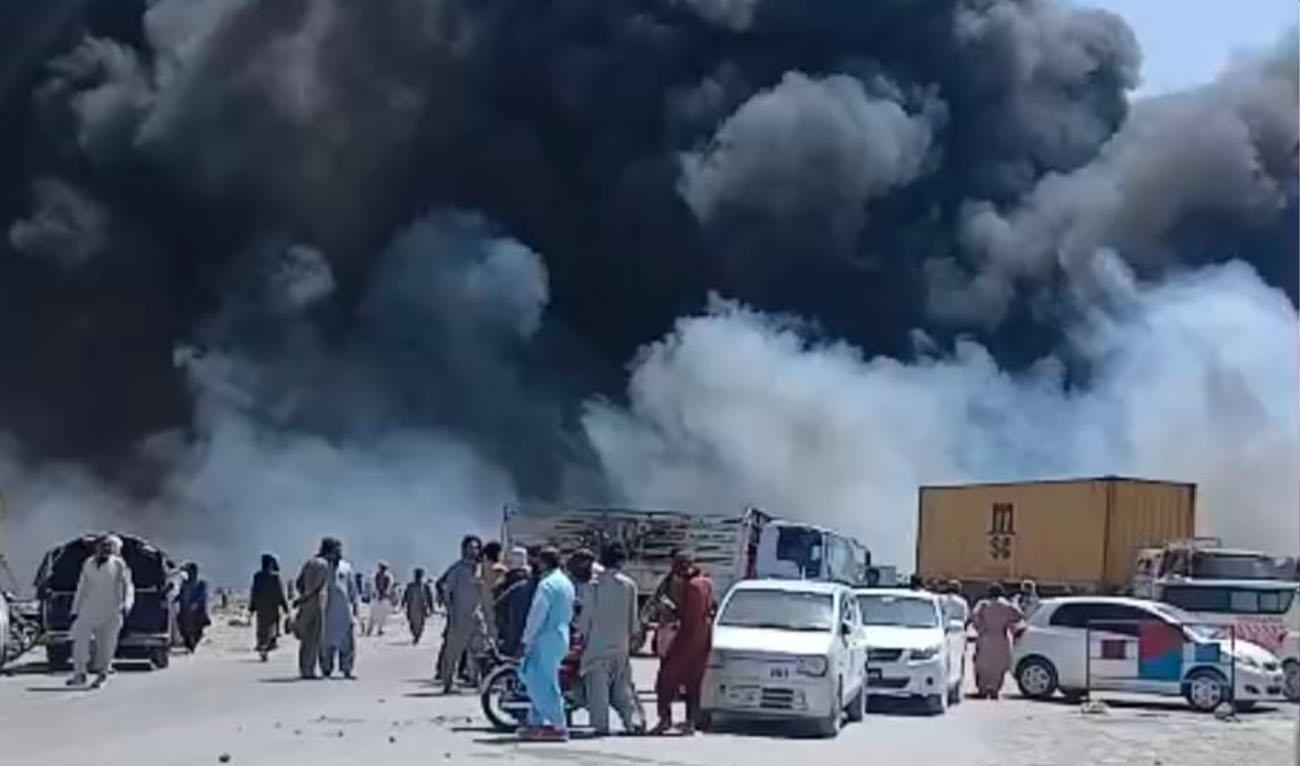 Smoke billows from a Pakistan Customs warehouse after a fire broke out in the Luk Pass area of Mastung district on May 10, 2026. (PDMA Balochistan)