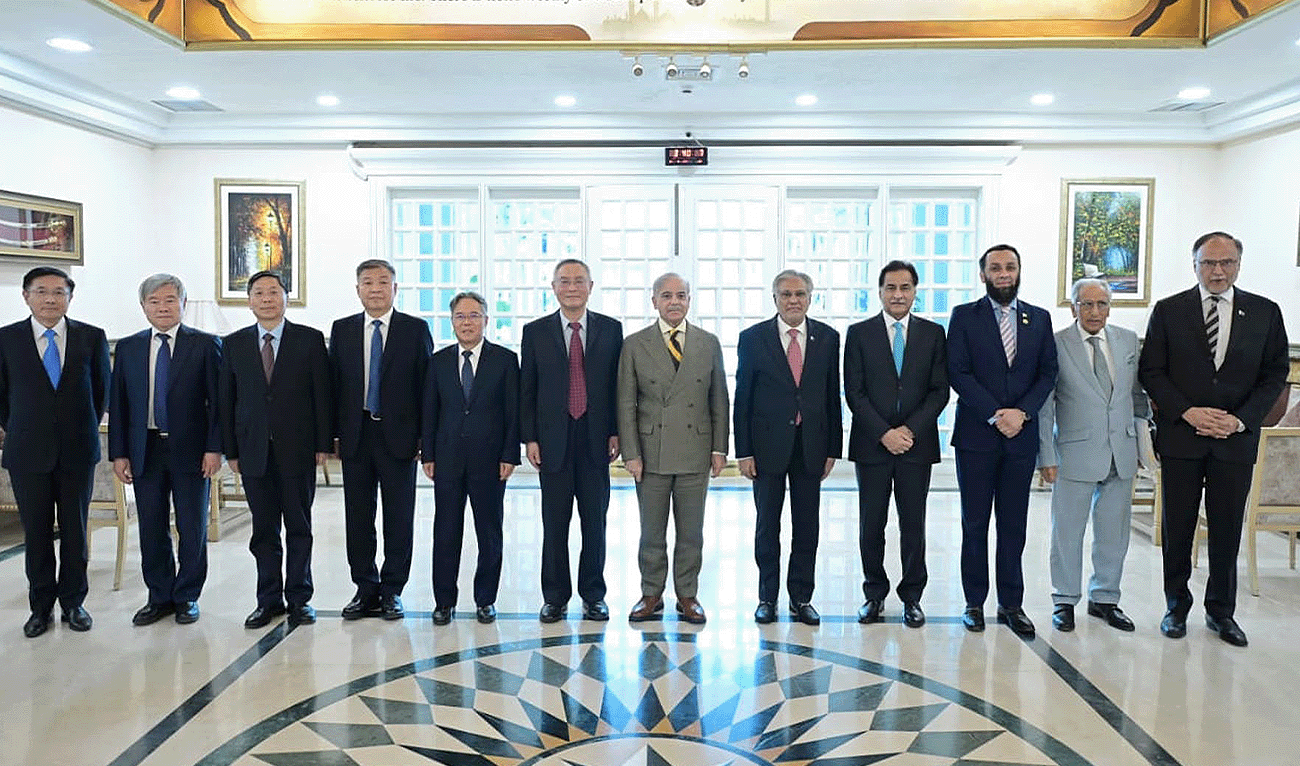 Prime Minister of Pakistan Shehbaz Sharif (fifth-right) pictured with delagation of National Peoples Congress from China, in Islamabad, Pakistan, on May 20, 2026. (PID)