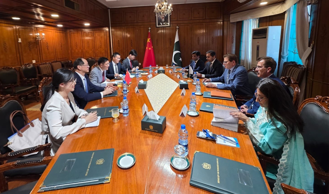 Pakistan’s special representative for Afghanistan, Mohammad Sadiq (third right), meets his Chinese counterpart, Ambassador Yue Xiaoyong (third left), along with a delegation, in Islamabad, Pakistan, on June 1, 2026. (X/@AmbassadorSadiq)