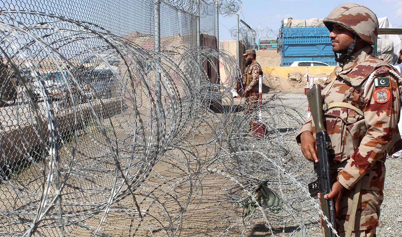 Pakistani soldiers keep watch at the Pakistan-Afghanistan border in Chaman, Balochistan province on March 19, 2026. (AFP/ file)