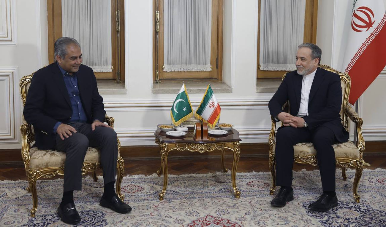 Pakistan Interior Minister Mohsin Naqvi (L) meets Iranian Foreign Minister Abbas Araghchi in Tehran, Iran, on June 7, 2026. (Iran_GOV/X)