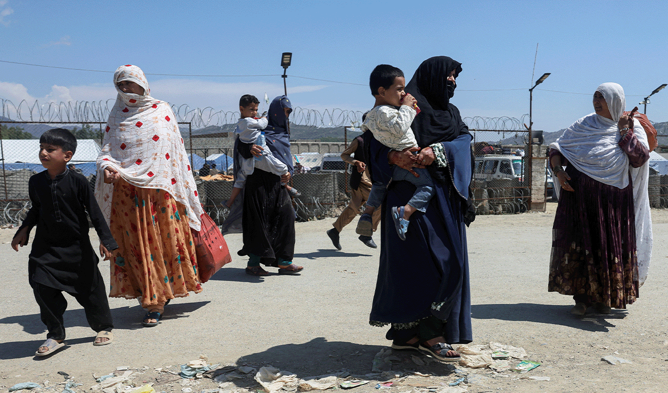 Afghan women arrive for registration ahead of their return to Afghanistan at the Hamza Baba camp in Landi Kotal, near the Torkham border crossing, Pakistan, April 30, 2026. (AFP/File)