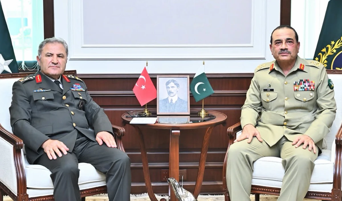 General Metin Tokel, Commander of the Turkish Land Forces, meets Pakistan’s Chief of Defense Forces and Army Chief, Field Marshal Syed Asim Munir, in Rawalpindi, Pakistan, on June 11, 2026. (ISPR/File)