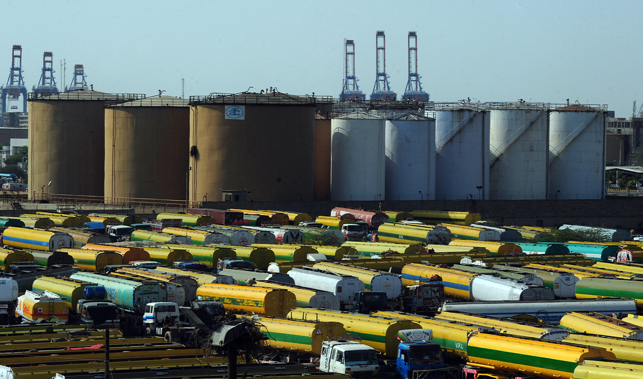 An overview shows tankers parked outside a local oil refinery in the Pakistan's port city of Karachi on February 22, 2011. (AFP/ file)