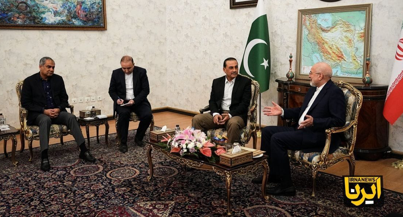 Interior Minister of Pakistan Mohsin Naqvi (left), Army Chief of Pakistan Field Marshal Asim Munir (second-right) in conversation with head of Iranian delegation Mohammad Bagher Ghalibaf (right) in Tehran on August 24, 2026. (IRNA)