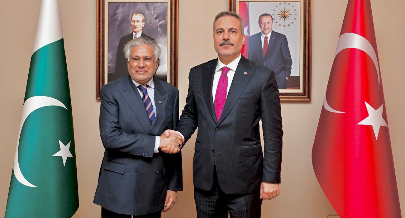 Deputy Prime Minister and Foreign Minister of Pakistan, Ishaq Dar (left) shaking hands with Foreign Minister of Turkiye Hakan Fidan in Istanbul, Turkiye, on August 30, 2026. (Ministry of Foreign Affairs Pakistan)