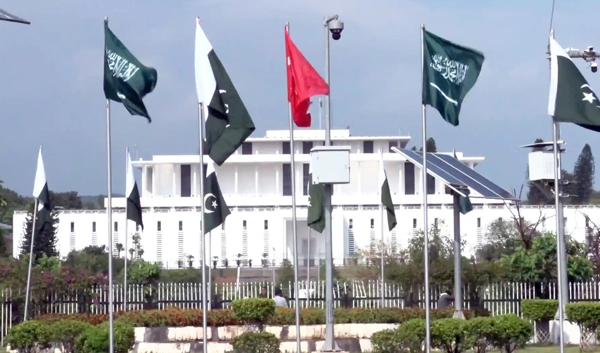 Flags of Saudi Arabia, Pakistan, and Türkiye wave outside the President’s House building in Islamabad on August 8, 2026. (Screengrab / Information Ministry)