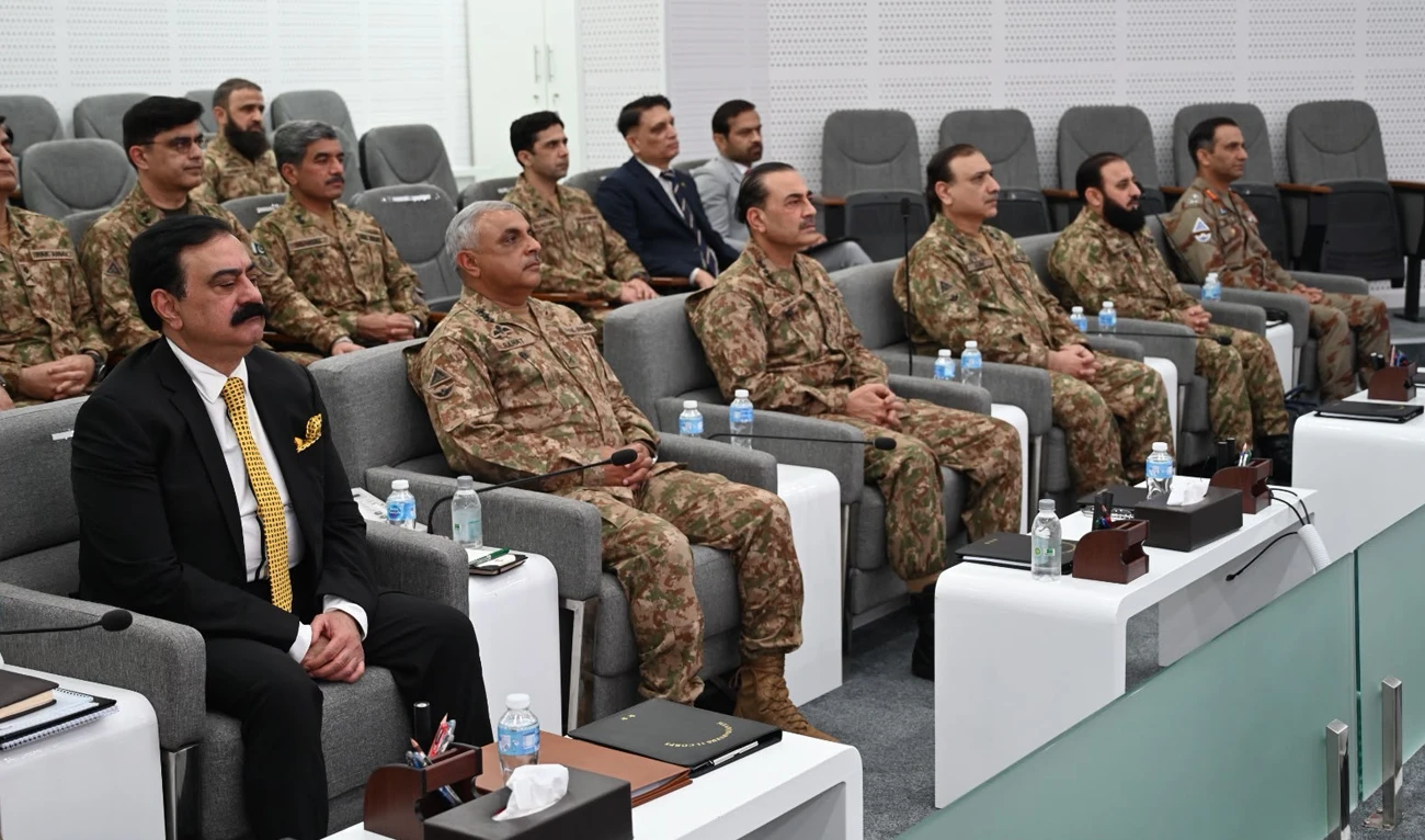 Chief of Army Staff (COAS) and Chief of Defense Forces (CDF) Field Marshal Asim Munir (third left) attends a security briefing in Quetta, Pakistan, on September 5, 2026. (ISPR)