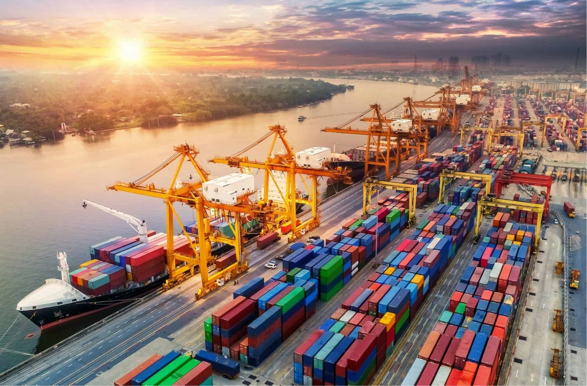 الواردات انخفضت بنسبة 5.2%، مما أدى إلى ارتفاع فائض الميزان التجاري السلعي