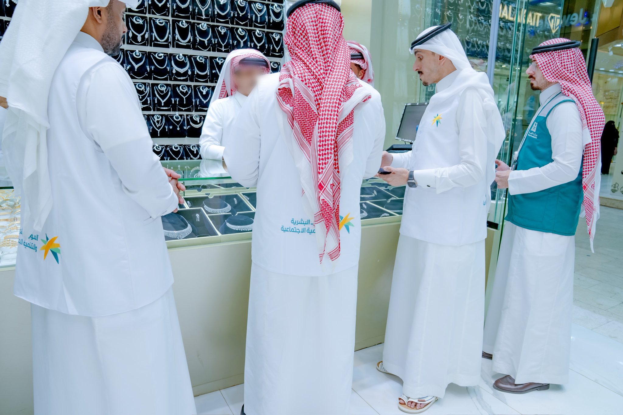 المخالفات تشمل عدم الالتزام بقرارات التوطين وتجاوزات في تشغيل العمالة
