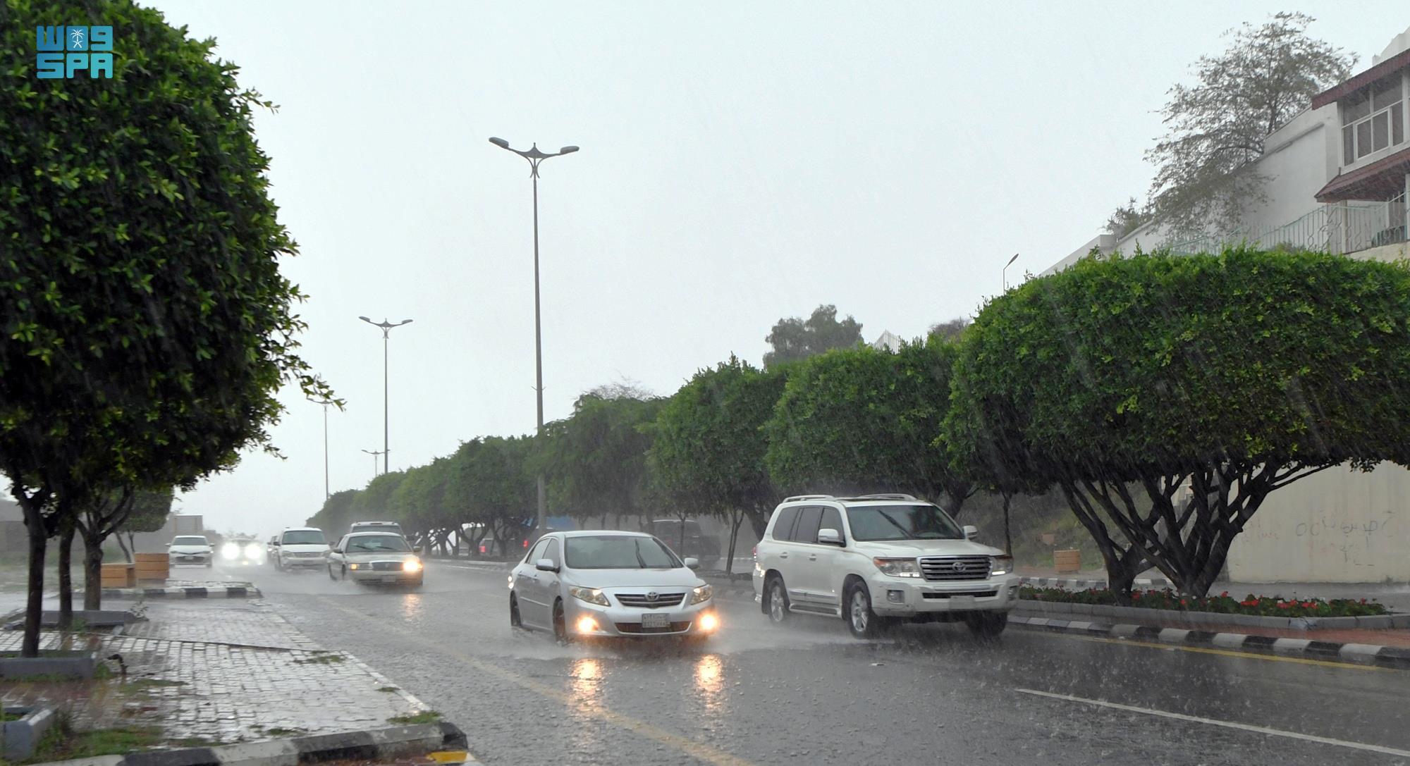 حالة مطرية على عسير وجازان ومكة والمدينة