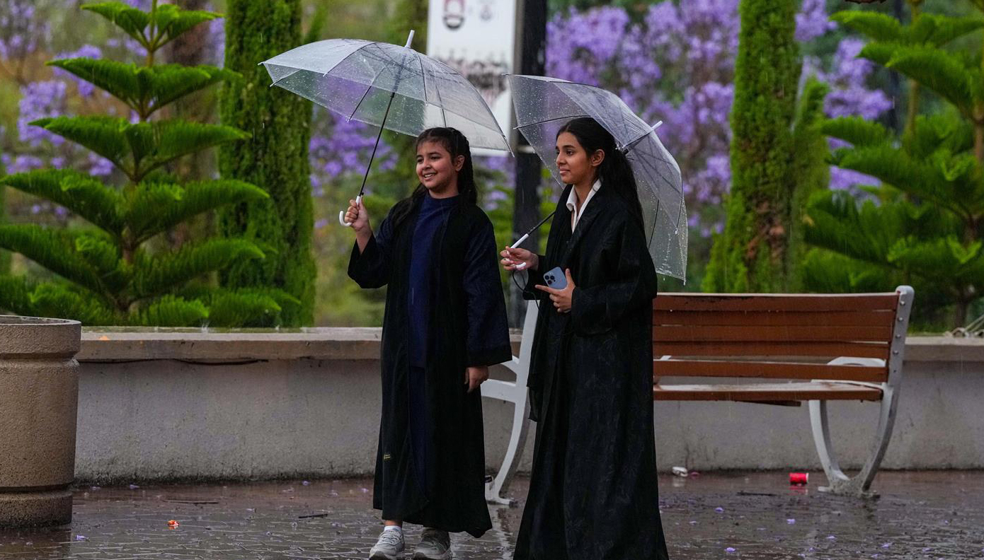إنذار أحمر بأمطار غزيرة وصواعق على مكة المكرمة