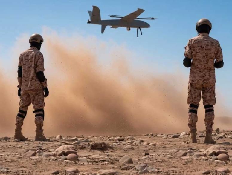 مدفعية الجيش اليمني تستهدف آليات الحوثيين بمأرب