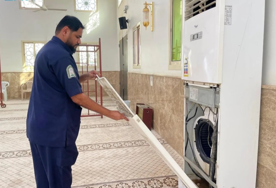 28.8 مليون ريال لصيانة ونظافة 399 مسجدًا بالرياض