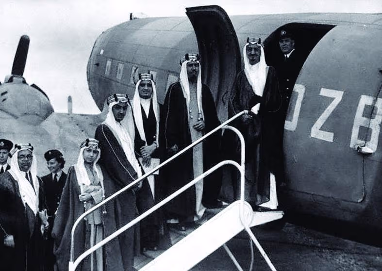 تحول تاريخي.. رحلة الملك عبدالعزيز إلى عفيف أسست الخطوط السعودية