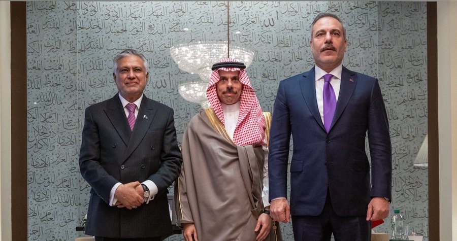 لقاء سعودي - باكستاني- تركي في إطار اتفاقية مكة للدفاع المشترك