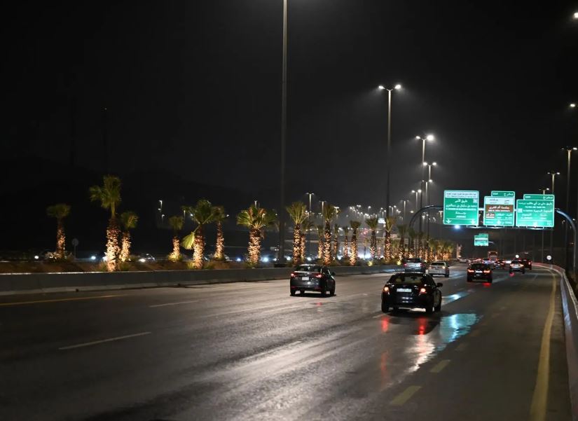 مركز إدارة الأزمات بمكة يحذر سالكي الطرق من الأمطار