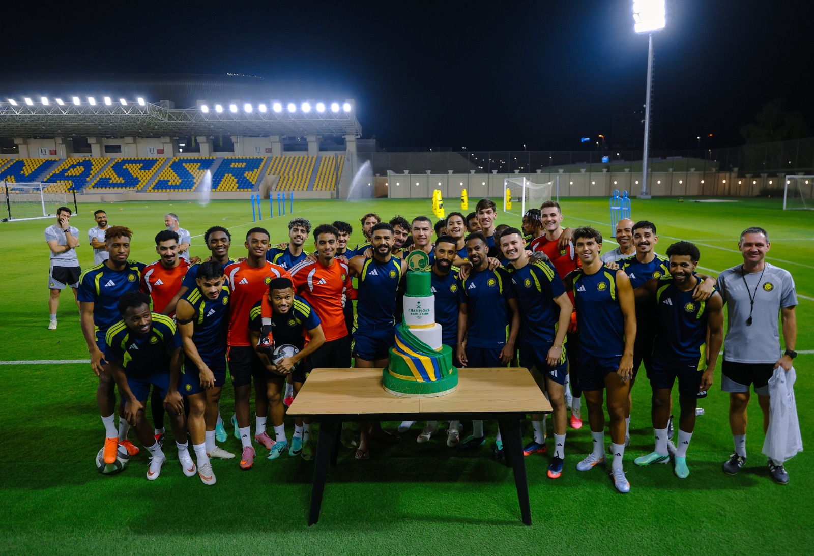 لاعبو النصر بقيادة رونالدو يحتفلون بأبطال خليجي 27