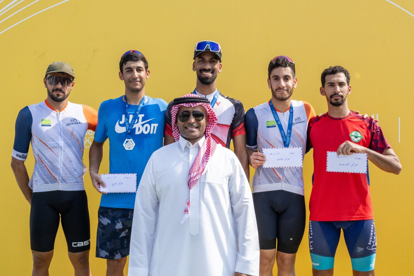تتويج الفائزين في السباق المفتوح الأول للدراجات بالمنطقة الشرقية
