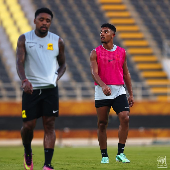 الجليدان ينهي برنامجه العلاجي ويعود لتدريبات الاتحاد