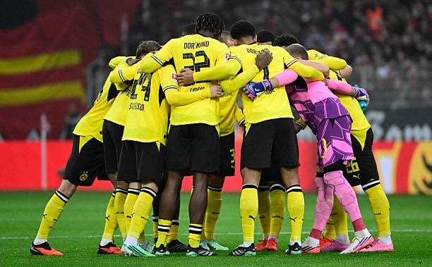 دورتموند يتعثر للمباراة الثالثة تواليا