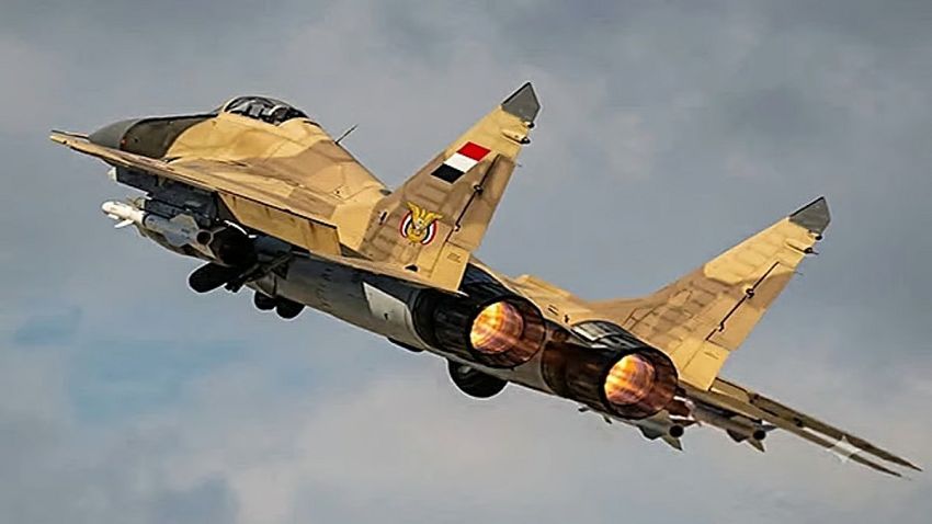 تدمير مواقع ومنصات صواريخ لميلشيا الحوثى بتعز