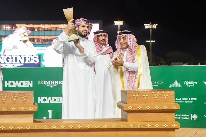 الأمير سعود بن سلمان يتوّج بكأس الاستخبارات العامة