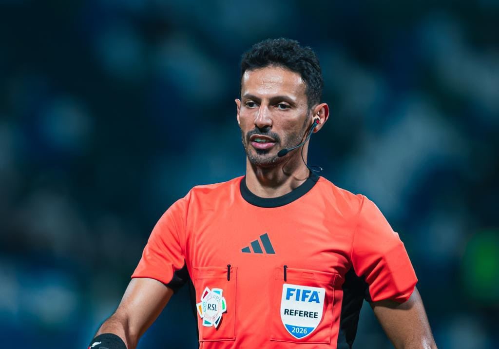 الشمراني حكمًا لكلاسيكو الشباب والأهلي في دوري روشن