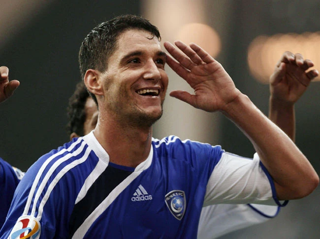 الهلال ونيفيز.. 18 مليون دولار «تقسيط أم كاش»