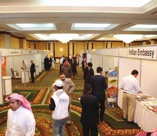 «الدولي للفرنشايز» يدعو إلى توطين الوظائف في البقالات