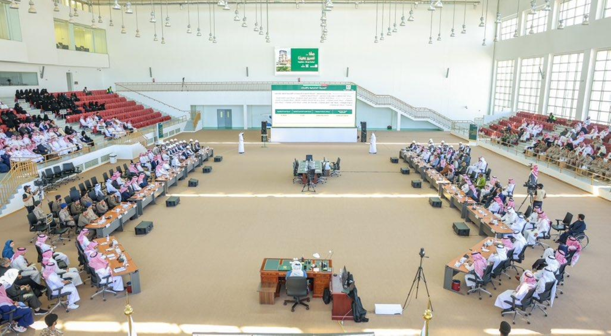 بتكلفة 9.6 مليار.. أمير عسير يعلن جاهزية مدينة جامعة الملك خالد بالقرعاء للتدشين