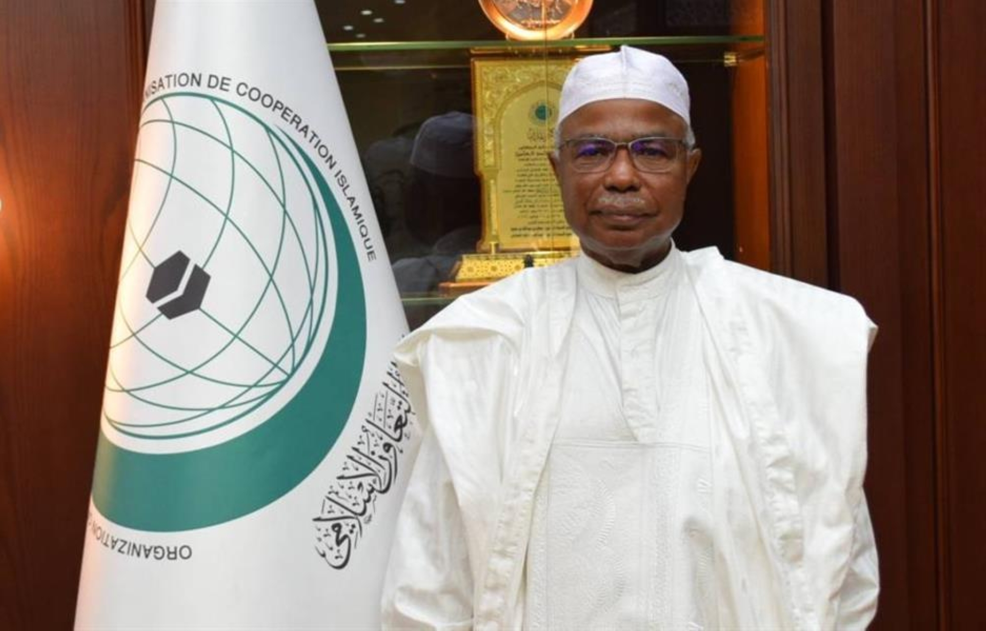 أمين "التعاون الإسلامي" يبحث مع ممثل الأمم المتحدة في السودان تطورات الأوضاع